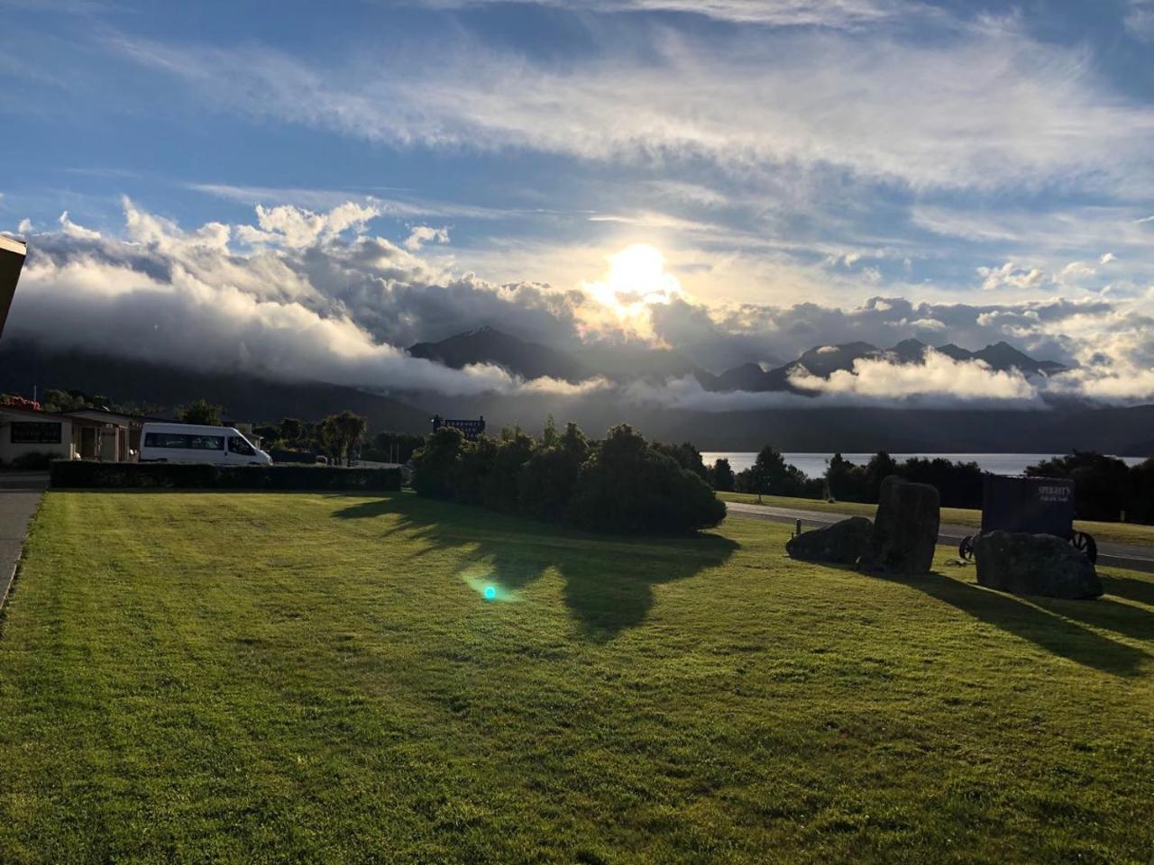Te Anau Manapouri Lake Hotel Zewnętrze zdjęcie