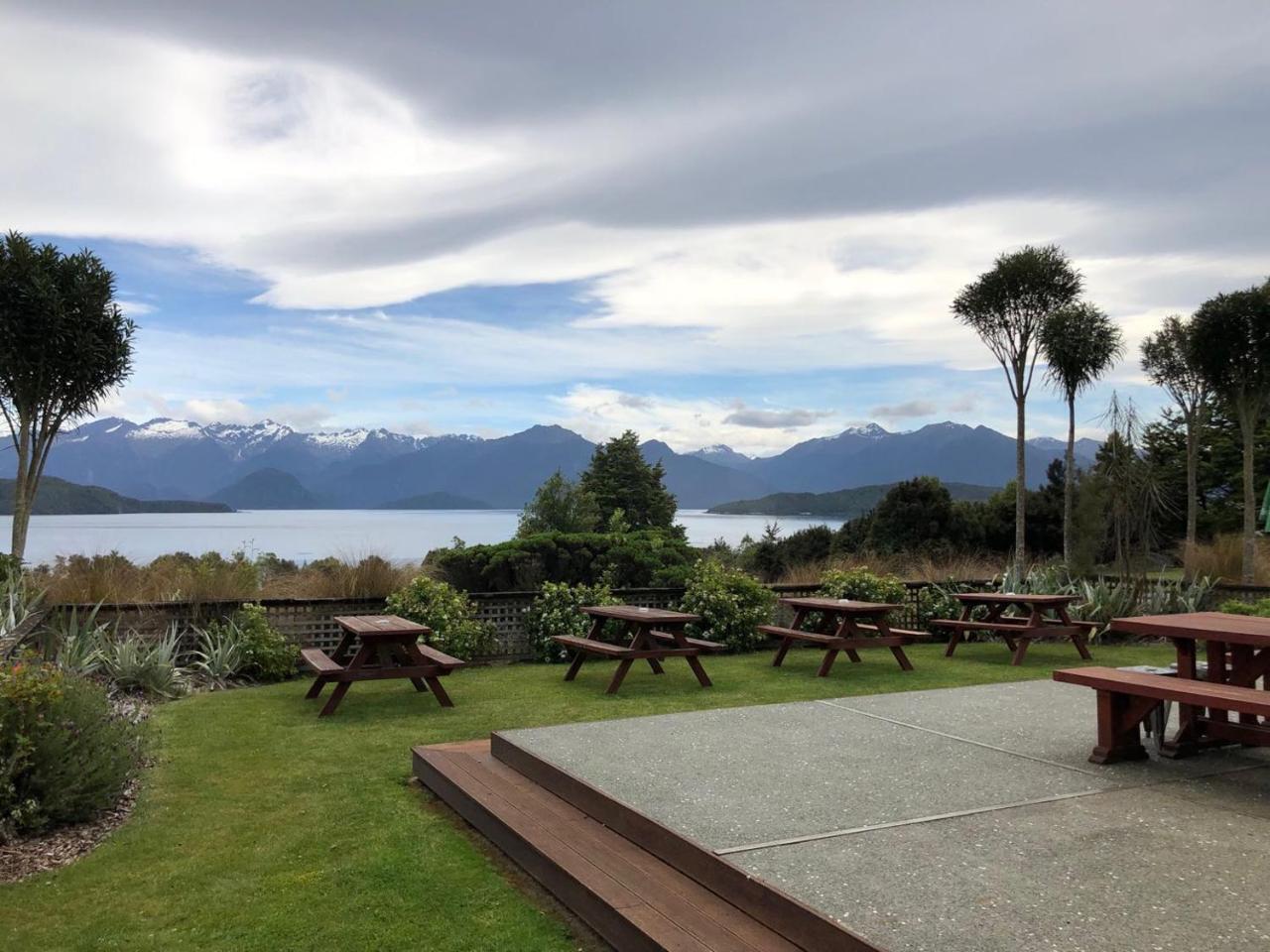 Te Anau Manapouri Lake Hotel Zewnętrze zdjęcie