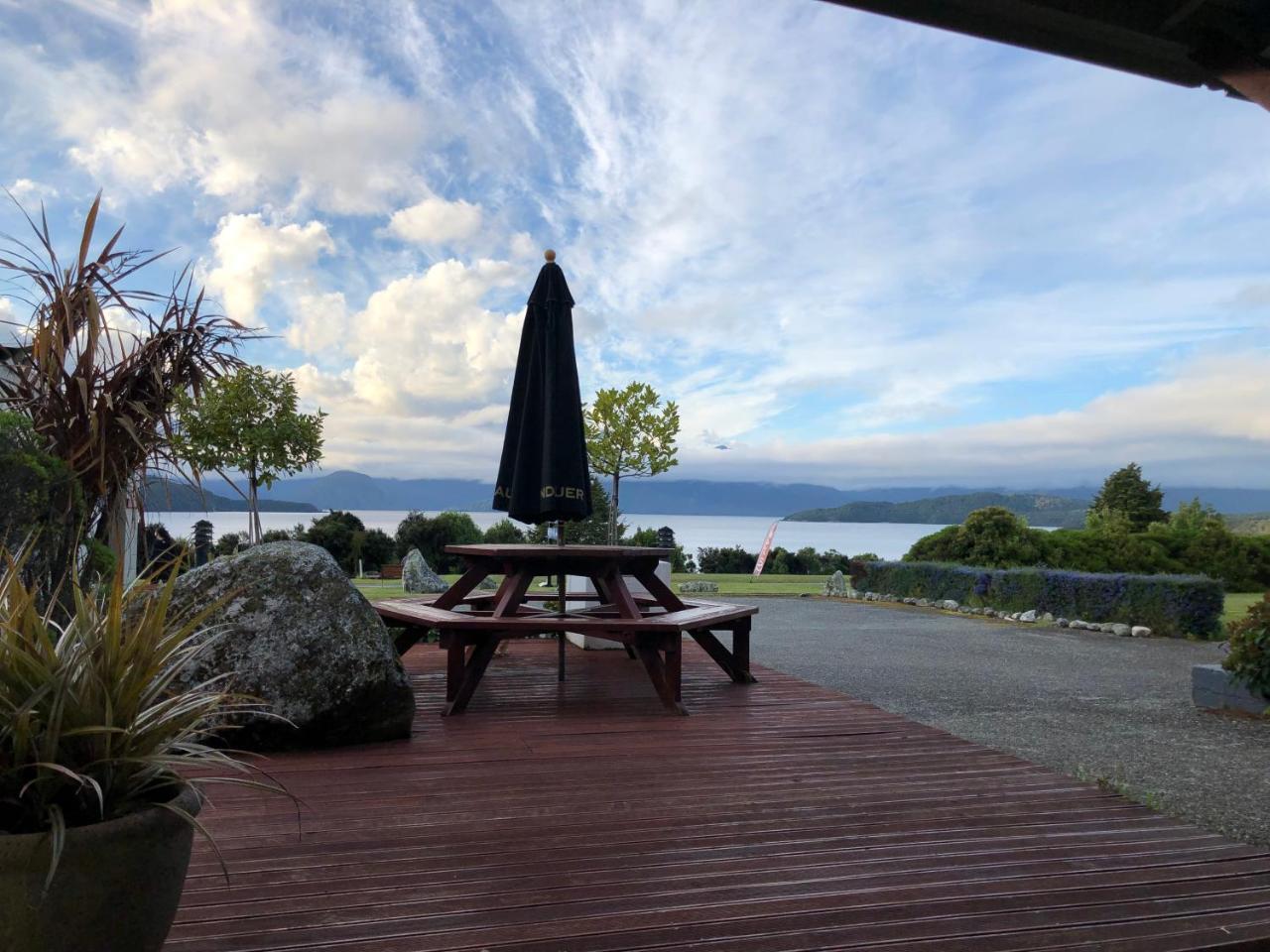 Te Anau Manapouri Lake Hotel Zewnętrze zdjęcie