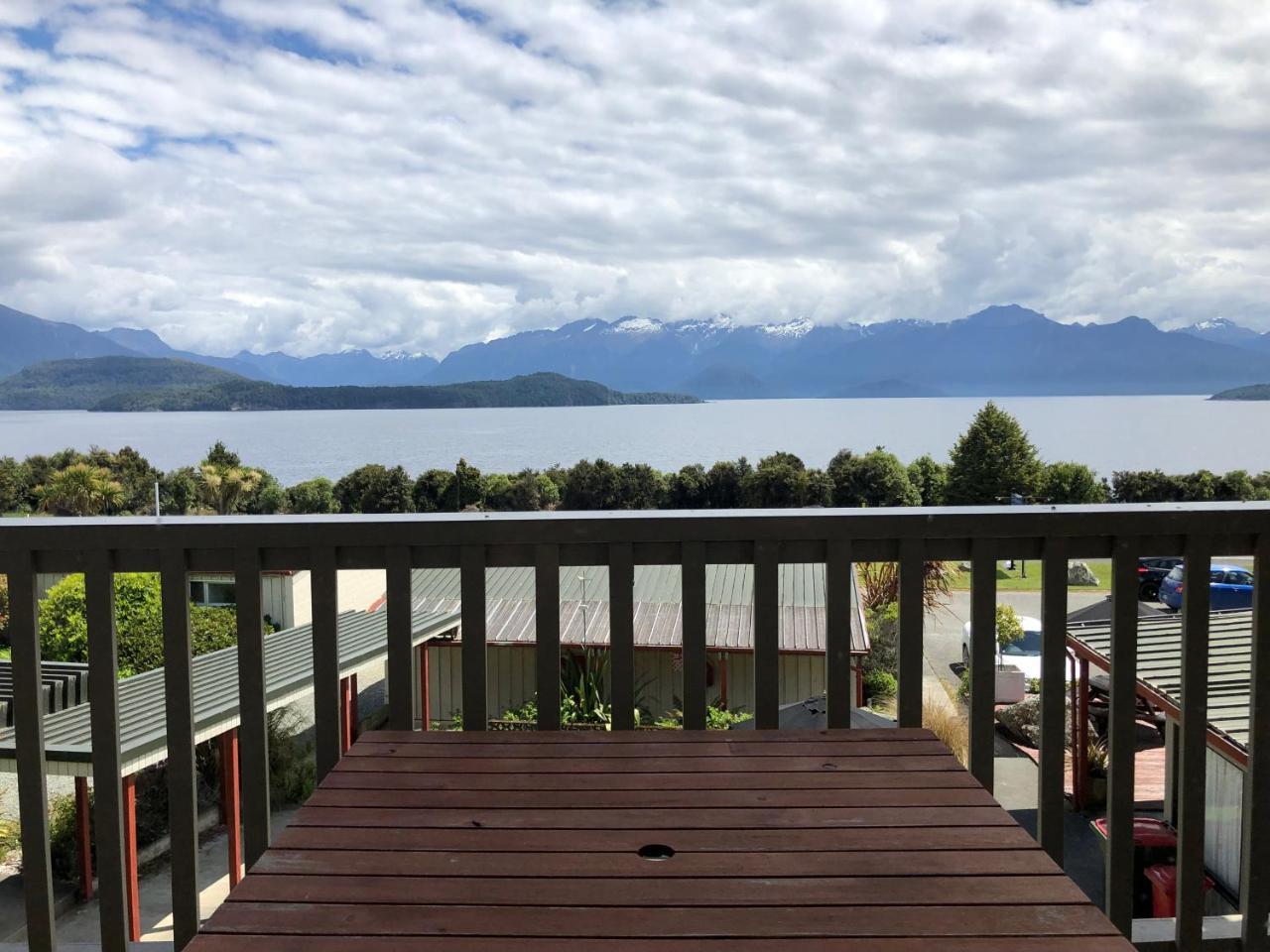 Te Anau Manapouri Lake Hotel Zewnętrze zdjęcie