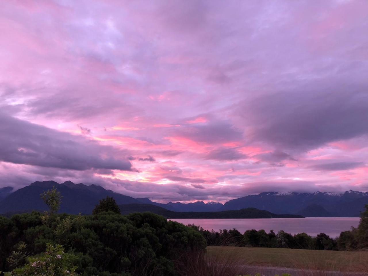 Te Anau Manapouri Lake Hotel Zewnętrze zdjęcie
